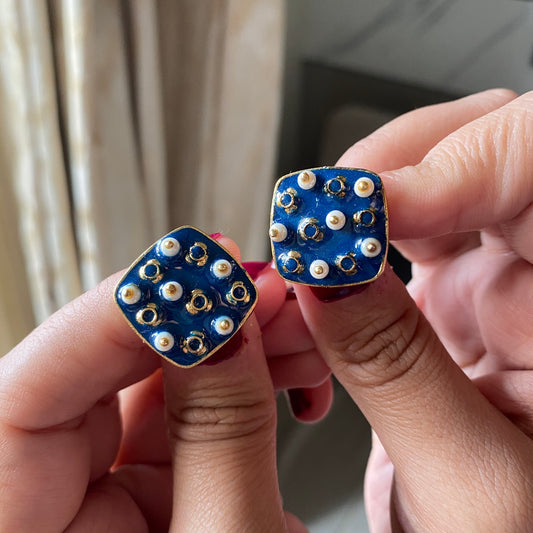 Ratraani Studs