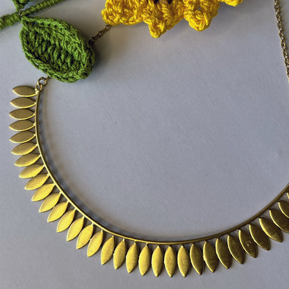 Leafy Choker
